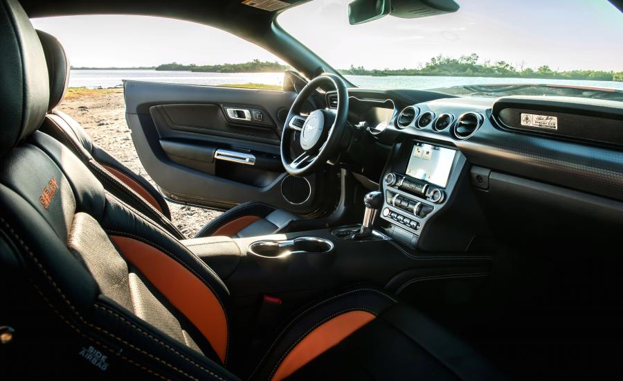 Интерьер Shelby GT-S 2019 года  (фото 15 из 17)